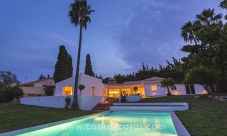 Villa très privée rénovée à vendre sur la Nouvelle Mille d’Or, Marbella - Estepona 6