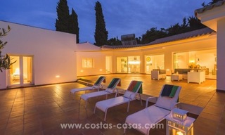 Villa très privée rénovée à vendre sur la Nouvelle Mille d’Or, Marbella - Estepona 11