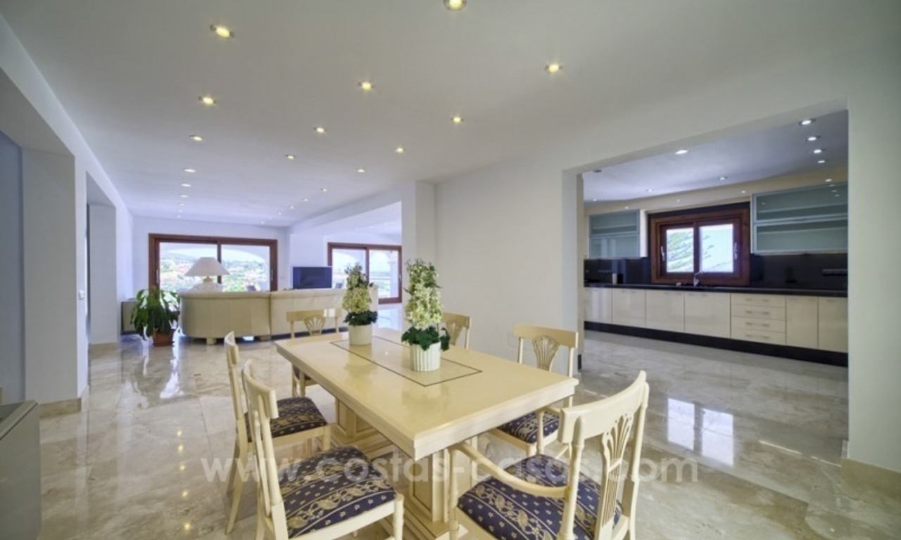 Villa contemporaine rénovée à vendre, Nouvelle mille d'or, Marbella - Estepona 13