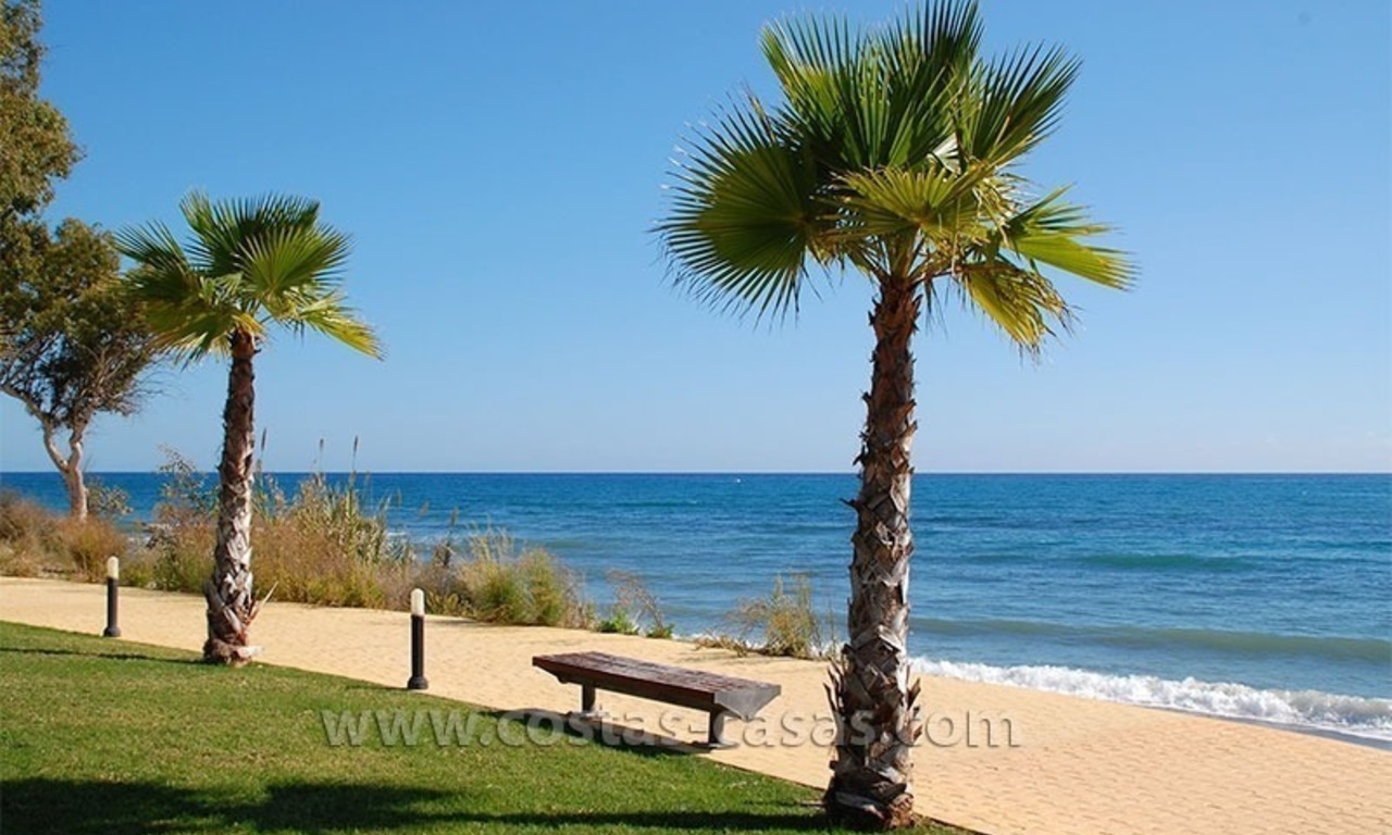Attique moderne en première ligne de plage à vendre sur la Nouvelle Mille d'Or, Marbella - Estepona 19