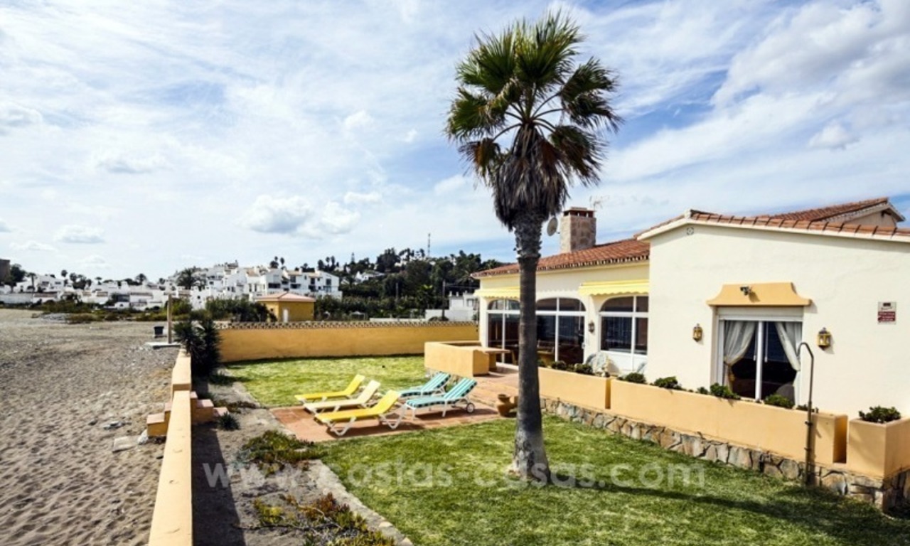 Aubaine ! Villa en première ligne de plage à vendre à Estepona, Costa del Sol 5