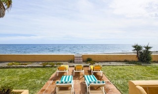 Aubaine ! Villa en première ligne de plage à vendre à Estepona, Costa del Sol 3