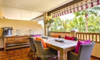 Spacieux appartement en première ligne de golf à vendre à Estepona - Benahavis - Marbella 3