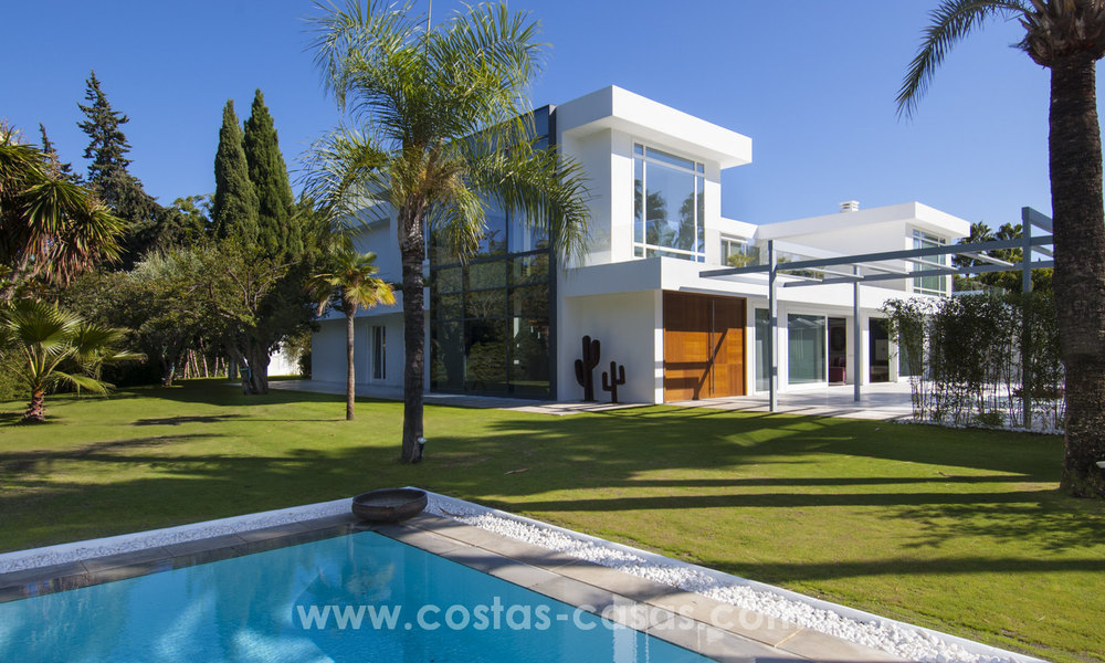 Villa contemporaine près de la plage à vendre à Guadalmina Baja, Marbella. 27676