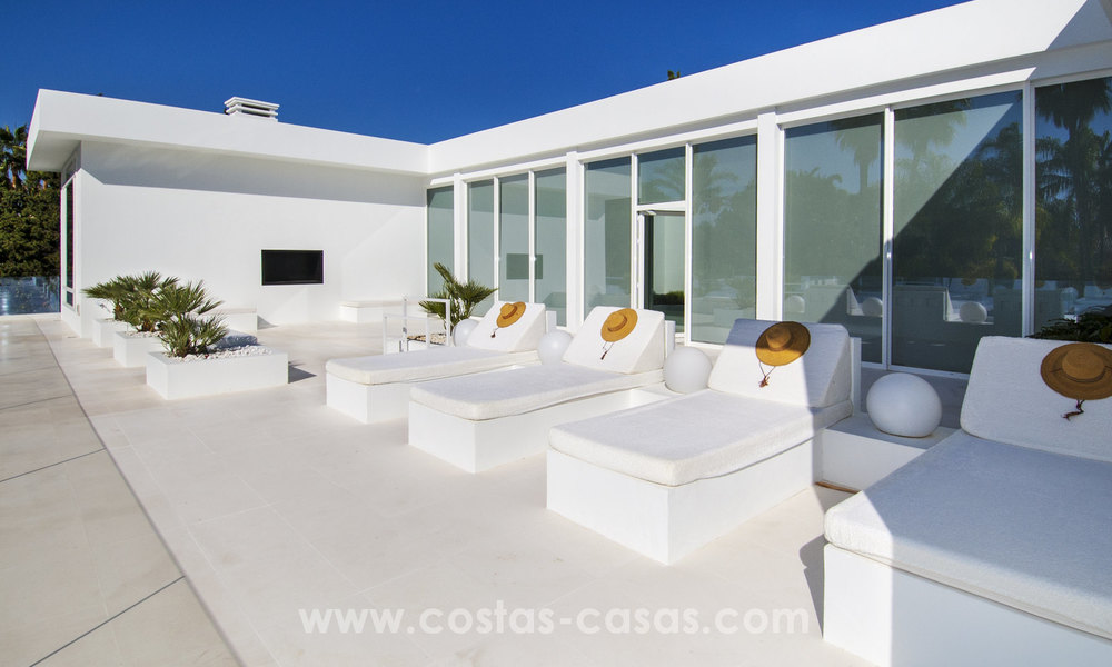 Villa contemporaine près de la plage à vendre à Guadalmina Baja, Marbella. 27704