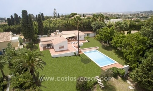 Villa très privée rénovée à vendre sur la Nouvelle Mille d’Or, Marbella - Estepona 