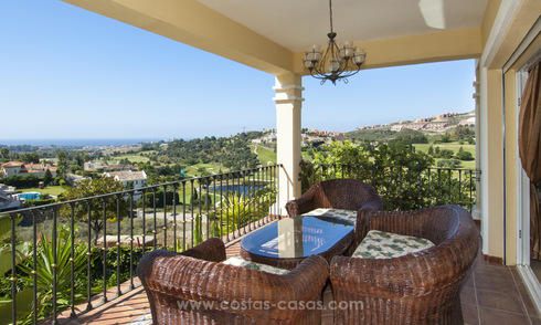 Villa avec vues fantastiques sur le golf et la mer en vente à Benahavis - Marbella 29746