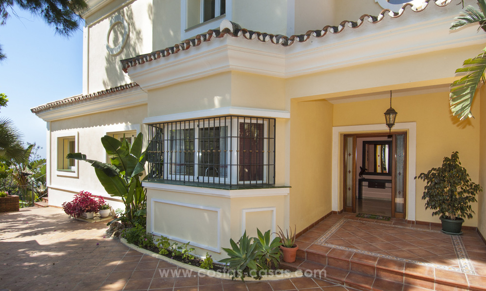 Villa avec vues fantastiques sur le golf et la mer en vente à Benahavis - Marbella 29750