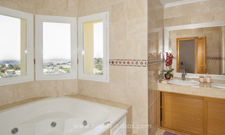 Villa avec vues fantastiques sur le golf et la mer en vente à Benahavis - Marbella 29752 