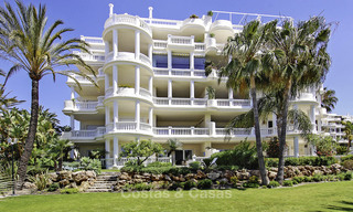 Appartements de luxe en bord de mer à vendre à Las Dunas Park, Nouvelle Mille d’Or, Marbella - Estepona 42376 