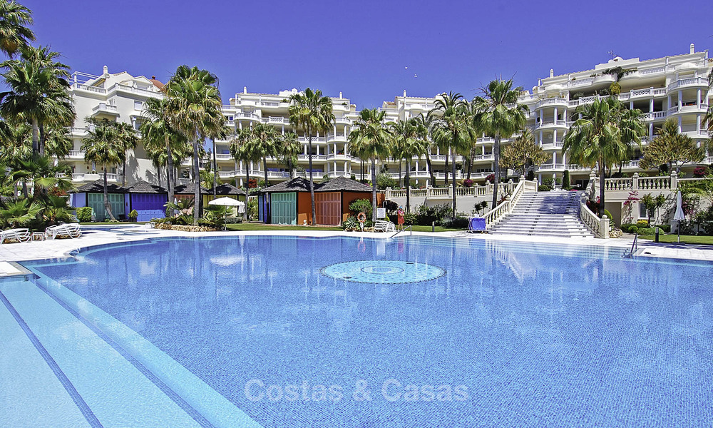 Appartements de luxe en bord de mer à vendre à Las Dunas Park, Nouvelle Mille d’Or, Marbella - Estepona 42384