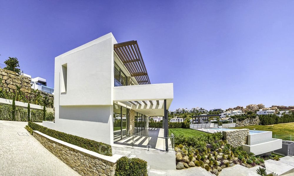 Villa de luxe moderne et contemporaine avec vue sur la mer à vendre, prêt à emménager, Benahavis, Marbella 15077