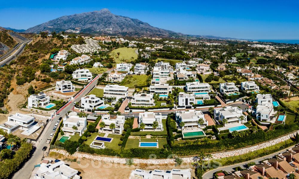 Nouvelles villas contemporaines avec vues sur le golf et la mer en venta à Nueva Andalucía, Marbella 28992