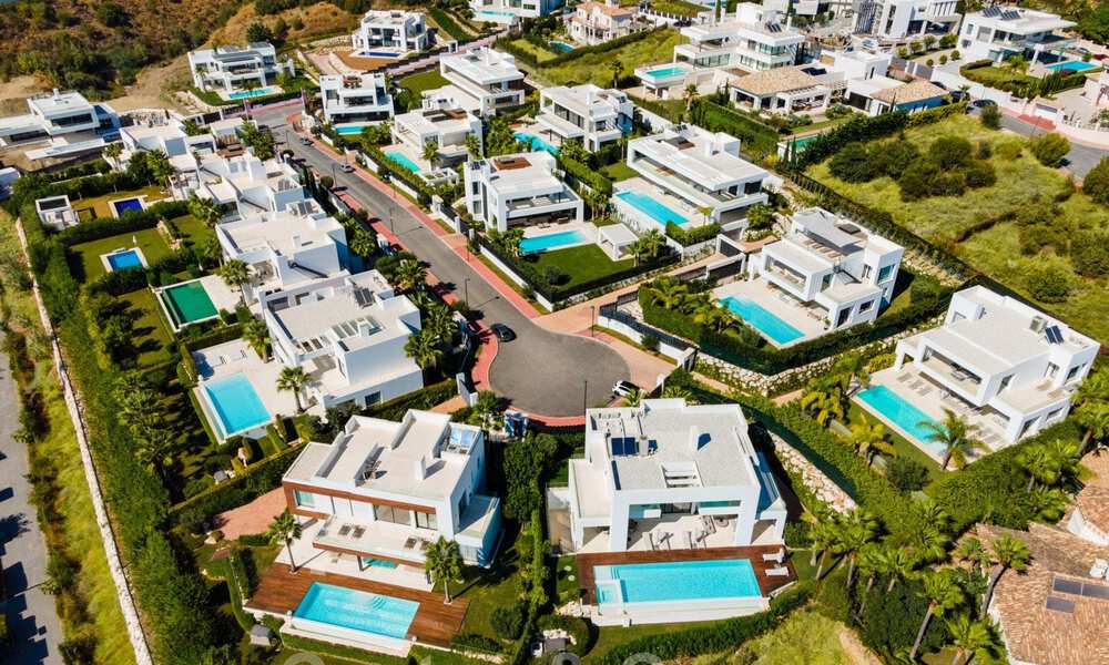 Nouvelles villas contemporaines avec vues sur le golf et la mer en venta à Nueva Andalucía, Marbella 28994