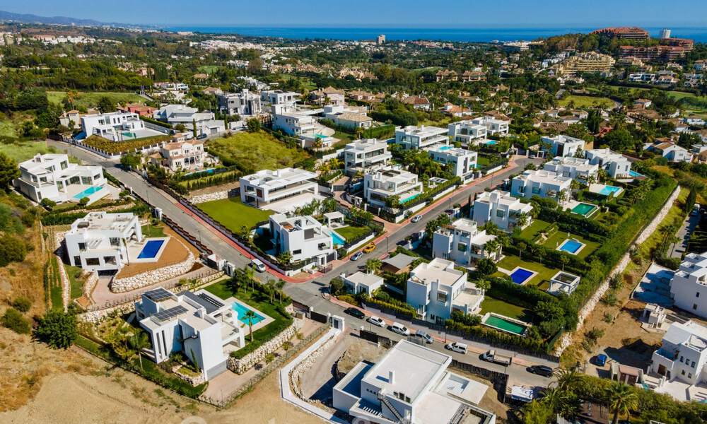 Nouvelles villas contemporaines avec vues sur le golf et la mer en venta à Nueva Andalucía, Marbella 28995