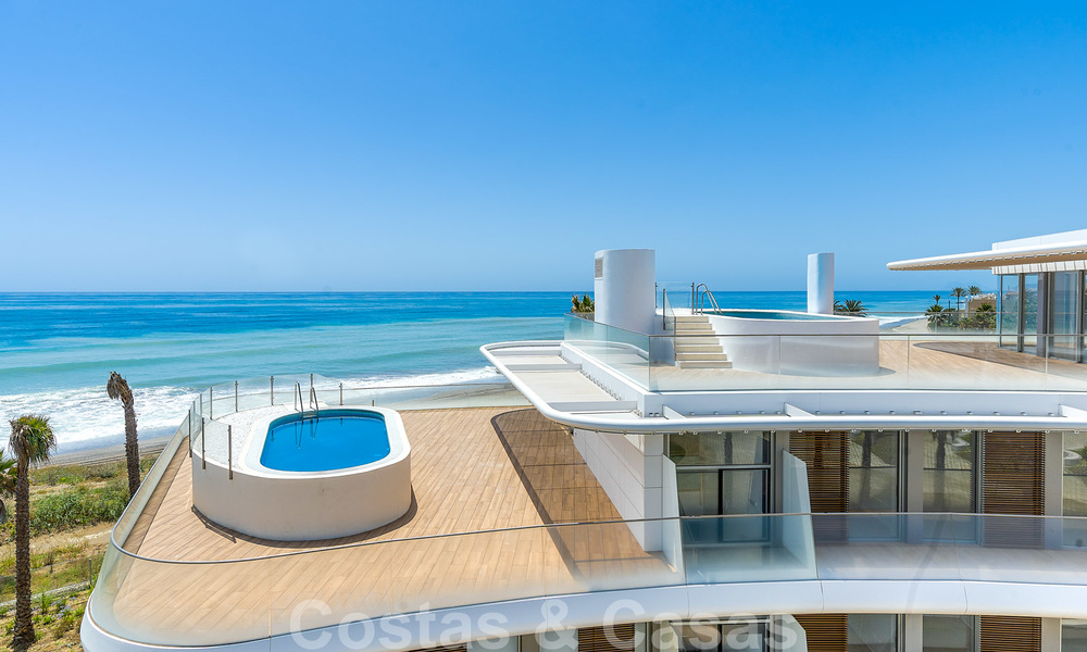 Appartements modernes de luxe en première ligne de plage à vendre à Estepona, Costa del Sol. Prêt à emménager 27762