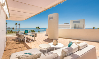 Appartements modernes de luxe en première ligne de plage à vendre à Estepona, Costa del Sol. Prêt à emménager 27767 