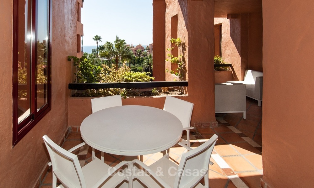 A vendre à l’Hotel Kempinski, Marbella - Estepona: Appartement rénové dans un style moderne 341