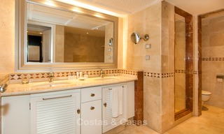 A vendre à l’Hotel Kempinski, Marbella - Estepona: Appartement rénové dans un style moderne 345 