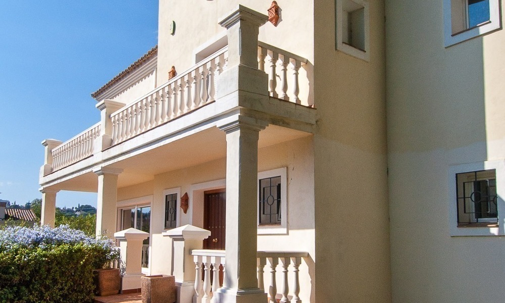 Spacieuse villa à vendre à Nueva Andalucia, Marbella à quelques pas de toutes les commodités et Puerto Banùs 500