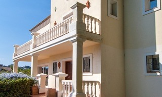 Spacieuse villa à vendre à Nueva Andalucia, Marbella à quelques pas de toutes les commodités et Puerto Banùs 500 