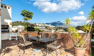 ? Villa élégante á vendre, sur le Golf, orientée plein sud, située à Benahavis - Marbella, avec vue sur mer 615 