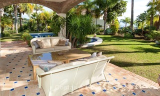 ? Villa élégante á vendre, sur le Golf, orientée plein sud, située à Benahavis - Marbella, avec vue sur mer 621 