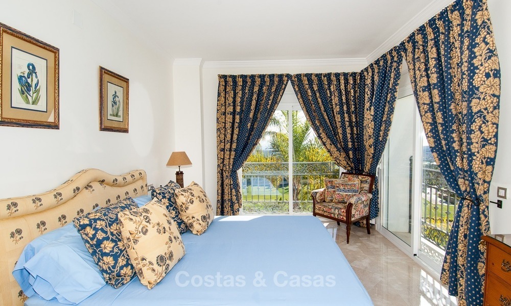 ? Villa élégante á vendre, sur le Golf, orientée plein sud, située à Benahavis - Marbella, avec vue sur mer 628