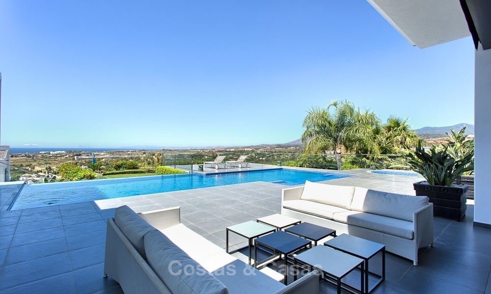 Villa spectaculaire et moderne à vendre avec vue sur mer et golf à Benahavis - Marbella 1024