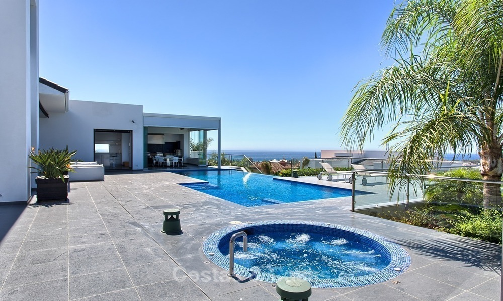 Villa spectaculaire et moderne à vendre avec vue sur mer et golf à Benahavis - Marbella 1032