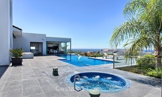 Villa spectaculaire et moderne à vendre avec vue sur mer et golf à Benahavis - Marbella 1032 