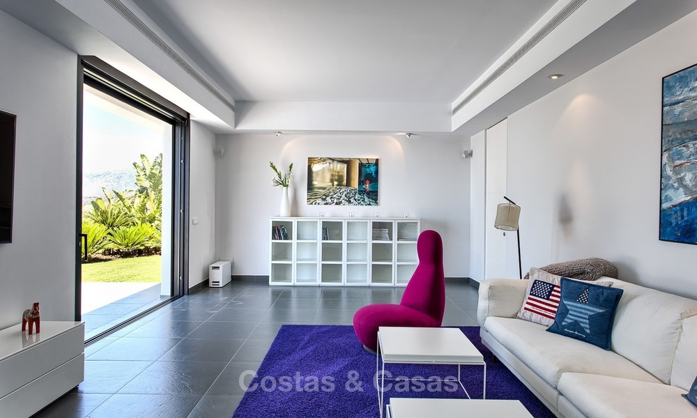 Villa spectaculaire et moderne à vendre avec vue sur mer et golf à Benahavis - Marbella 1034