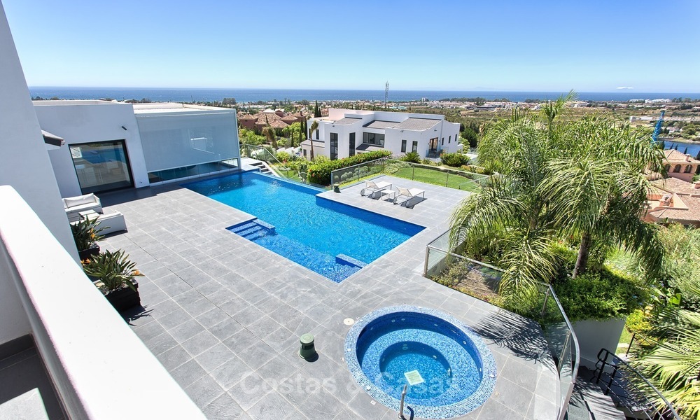 Villa spectaculaire et moderne à vendre avec vue sur mer et golf à Benahavis - Marbella 1036
