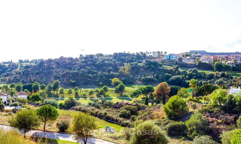 Villa Luxueuse et Moderne avec vue Mer et Golf à vendre à Benahavis, Marbella 1123