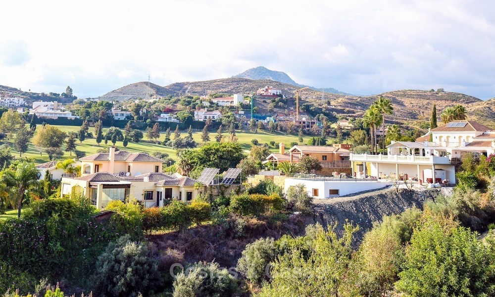 Villa Luxueuse et Moderne avec vue Mer et Golf à vendre à Benahavis, Marbella 1126