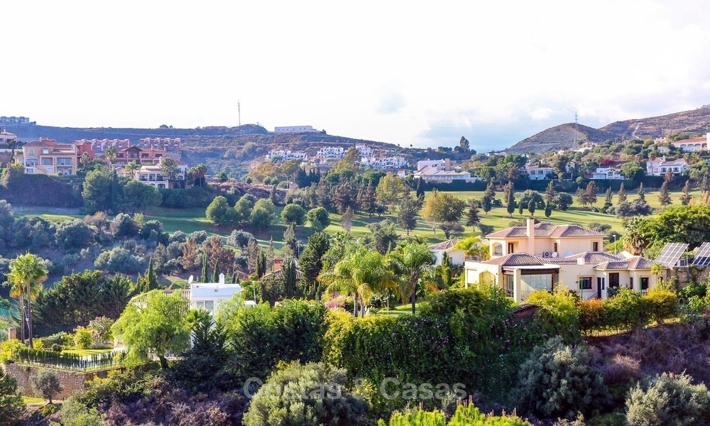 Villa Luxueuse et Moderne avec vue Mer et Golf à vendre à Benahavis, Marbella 1127