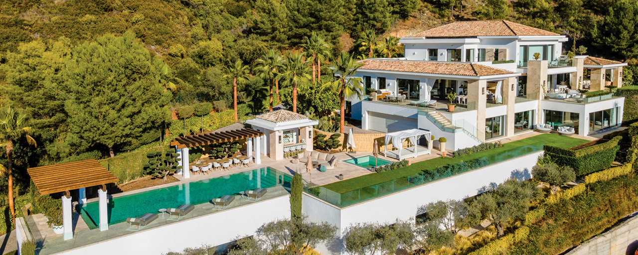 Villa de luxe contemporaine et moderne à vendre dans un style de resort avec vue panoramique sur la mer à Cascada de Camojan à Marbella
