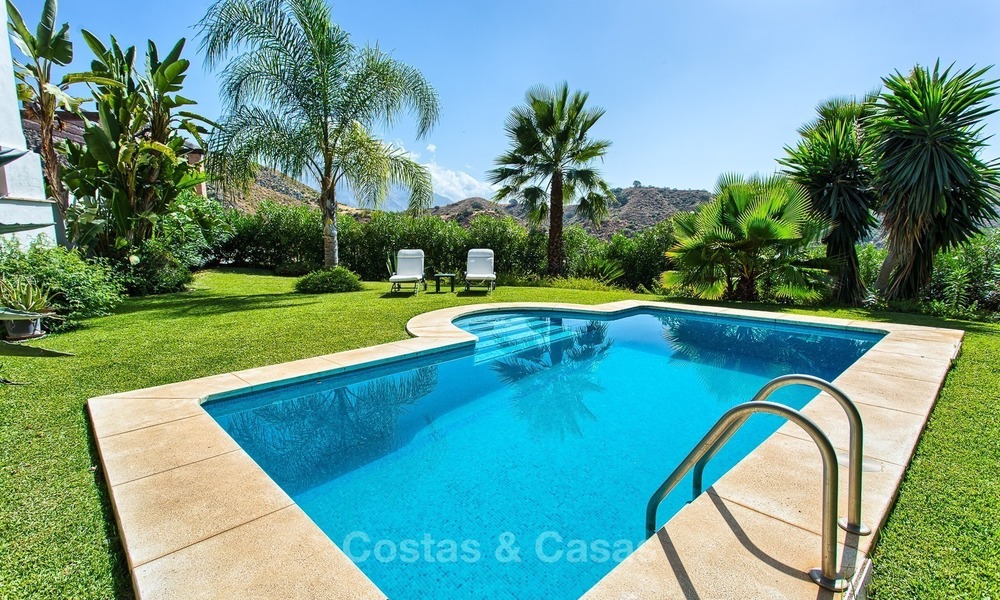 Villa à vendre avec vue Mer et Montagnes dans une Résidence Sécurisée à La Quinta, Benahavis - Marbella 2027