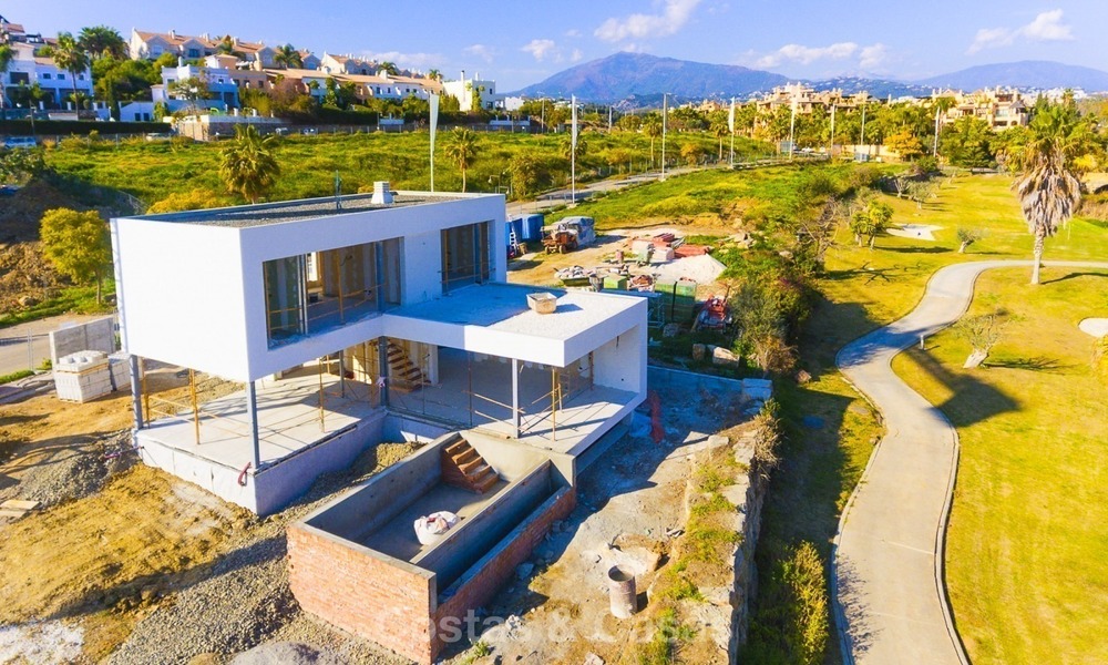 Villas contemporaines à vendre dans un Nouveau Projet, directement sur le Golf à Estepona - Marbella 2066