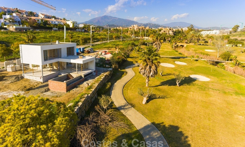 Villas contemporaines à vendre dans un Nouveau Projet, directement sur le Golf à Estepona - Marbella 2069