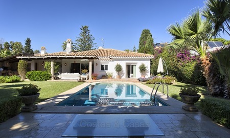 Villa à vendre: Bungalow situé sur le New Golden Mile, prêt de la Plage, á Marbella, Estepona 2200