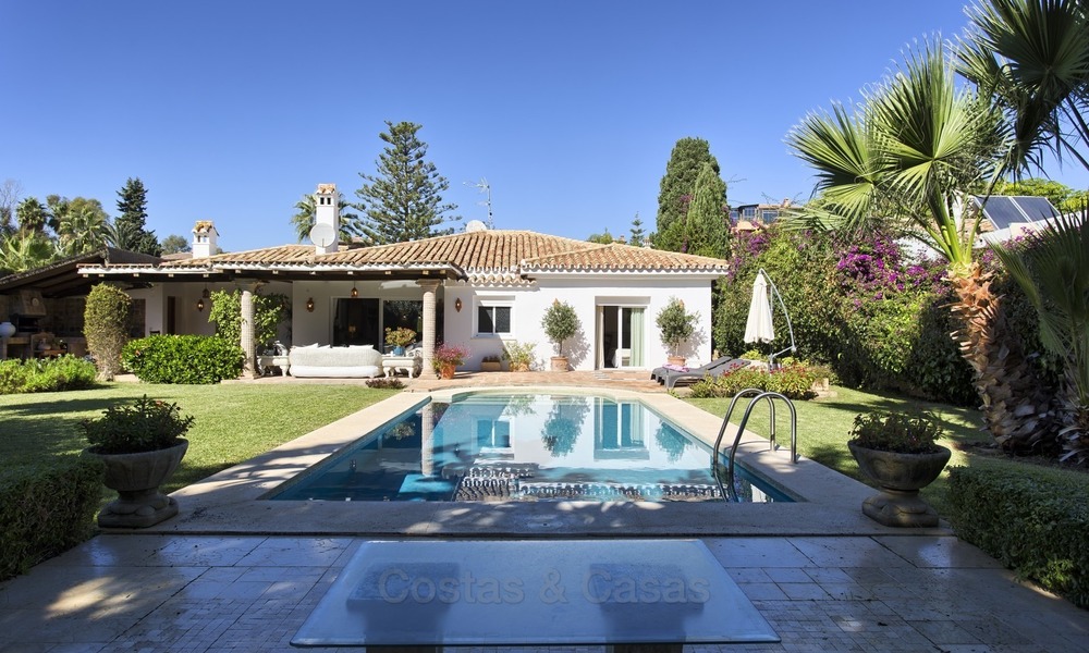 Villa à vendre: Bungalow situé sur le New Golden Mile, prêt de la Plage, á Marbella, Estepona 2200