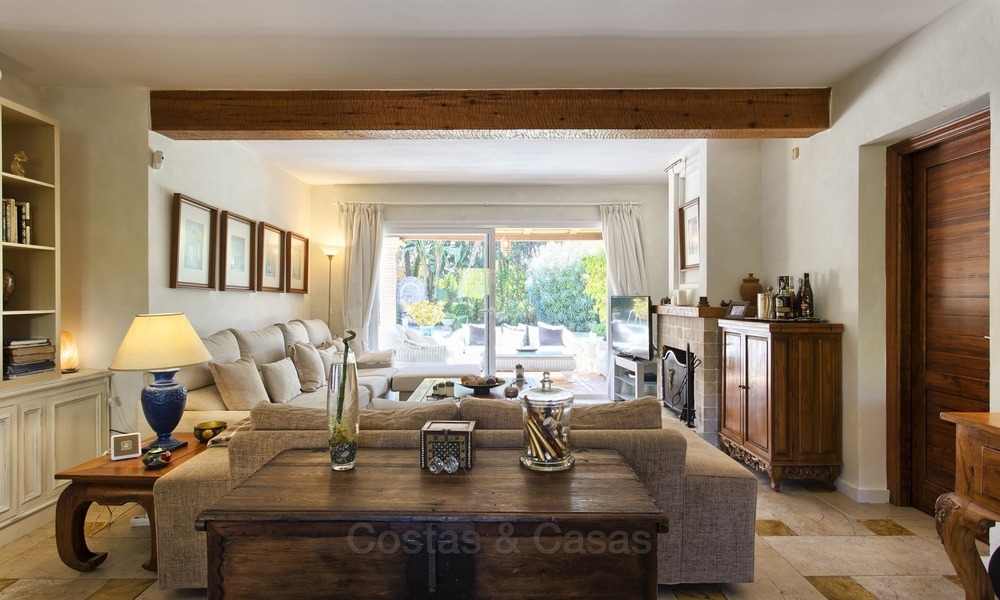 Villa à vendre: Bungalow situé sur le New Golden Mile, prêt de la Plage, á Marbella, Estepona 2211
