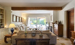 Villa à vendre: Bungalow situé sur le New Golden Mile, prêt de la Plage, á Marbella, Estepona 2211 