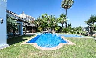Villa Elégante, style Andalou, située dans une Résidence Sécurisée, avec vue Mer et Montagne, à vendre à Benahavis, Marbella 5157 