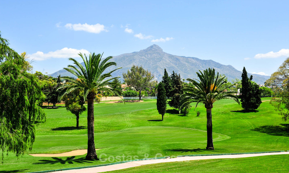 Appartement de luxe, moderne, rénové, Frontline golf à vendre à Nueva Andalucia - Marbella 2899