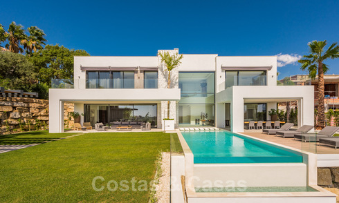 Fantastique Villa Moderne à vendre, près d’un Golf avec Vue Mer, à Benahavis - Marbella 33941