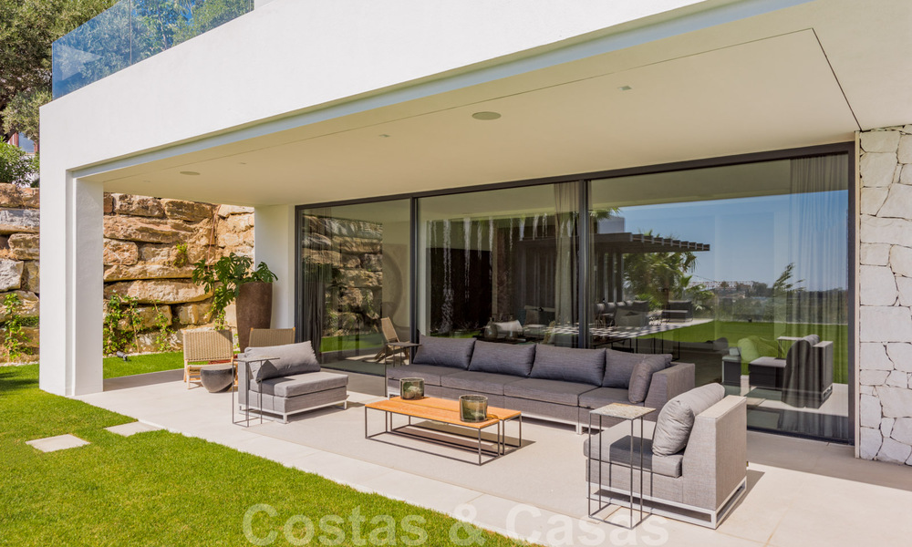 Fantastique Villa Moderne à vendre, près d’un Golf avec Vue Mer, à Benahavis - Marbella 33943