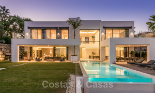 Fantastique Villa Moderne à vendre, près d’un Golf avec Vue Mer, à Benahavis - Marbella 33952 