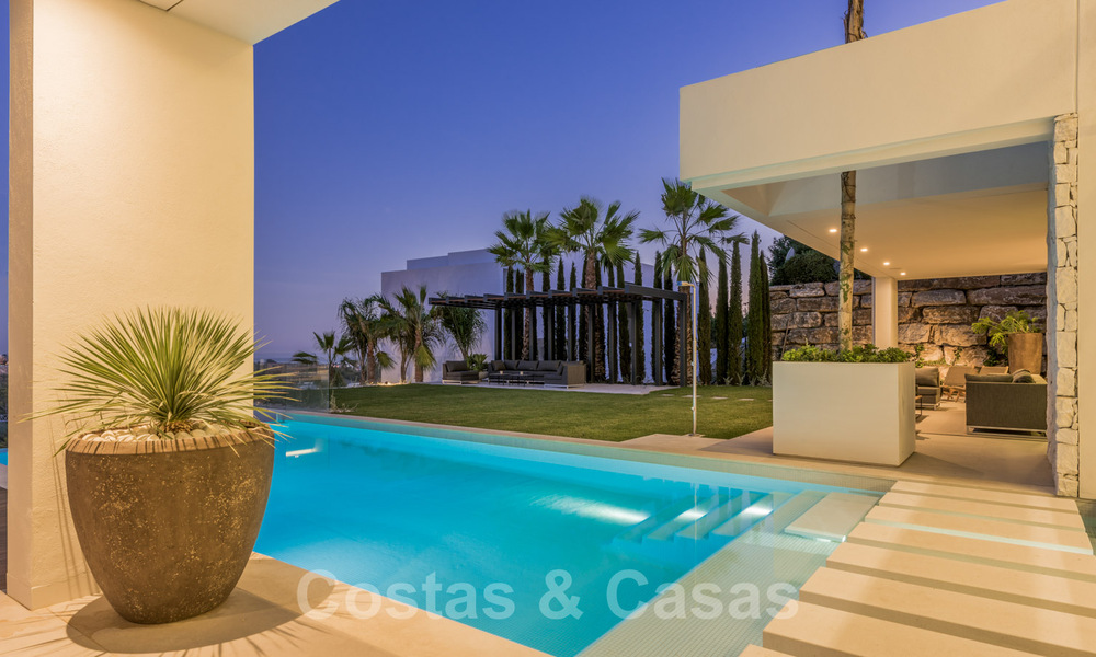 Fantastique Villa Moderne à vendre, près d’un Golf avec Vue Mer, à Benahavis - Marbella 33953